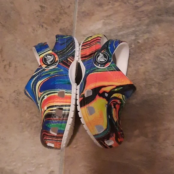 Crocs Out of this World Multi-Color, toddler size 5 - Picture 4 of 6